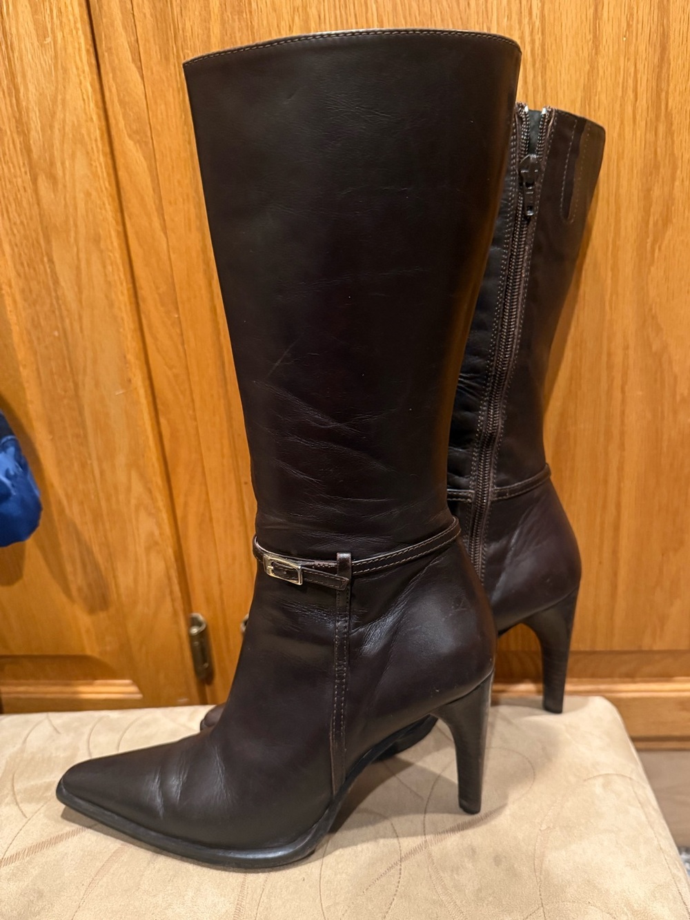 El Naturalista Women's Black Leather Pointed-Toe High-Heel Boots Made in Italy.